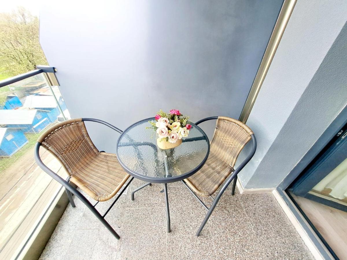 Jolie Studios & Apartments เอโฟริเอนอร์ด ภายนอก รูปภาพ