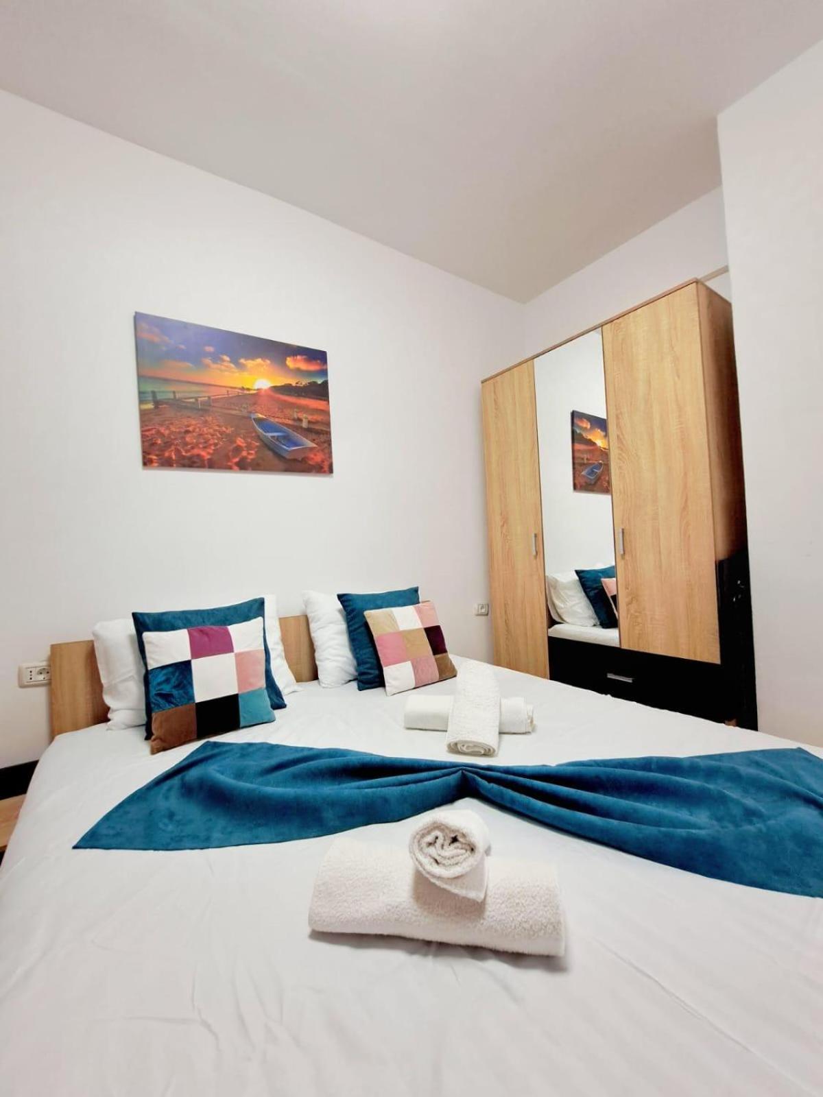 Jolie Studios & Apartments เอโฟริเอนอร์ด ภายนอก รูปภาพ