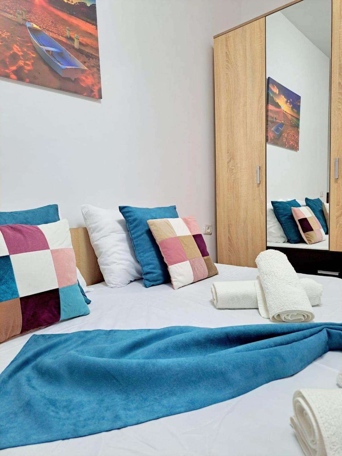 Jolie Studios & Apartments เอโฟริเอนอร์ด ภายนอก รูปภาพ