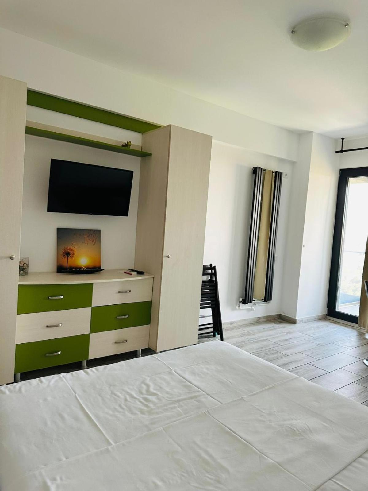 Jolie Studios & Apartments เอโฟริเอนอร์ด ภายนอก รูปภาพ