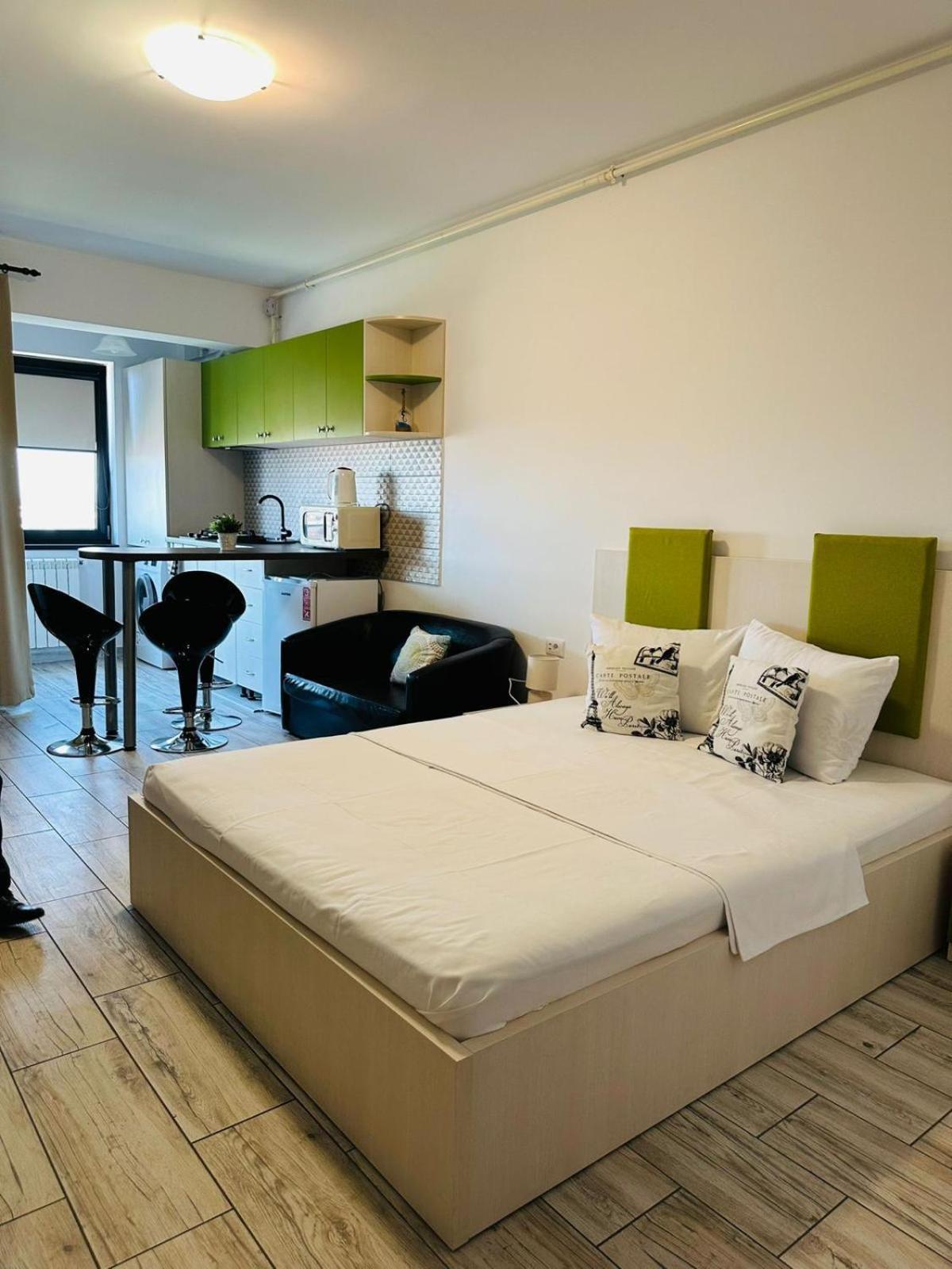 Jolie Studios & Apartments เอโฟริเอนอร์ด ภายนอก รูปภาพ