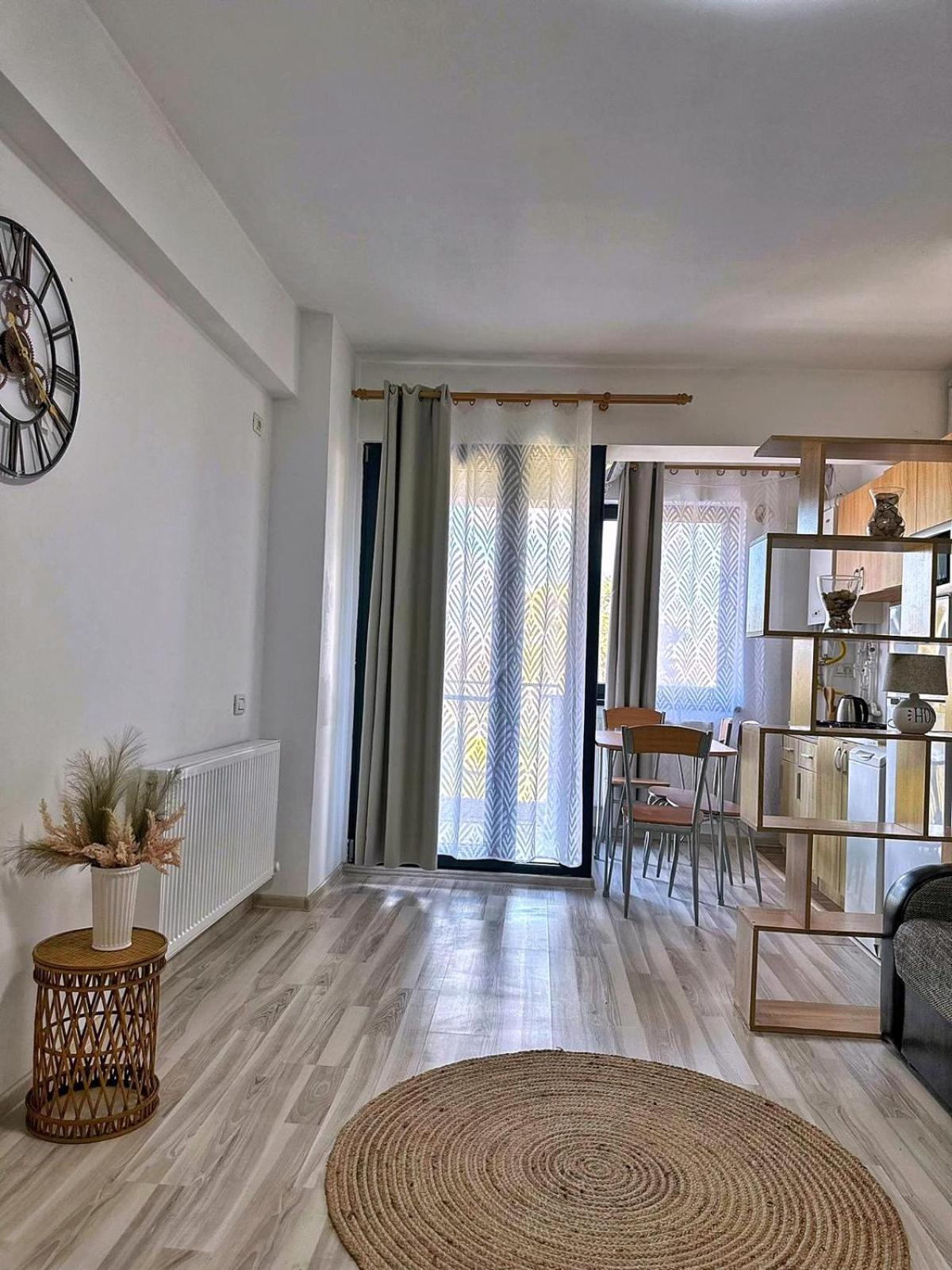 Jolie Studios & Apartments เอโฟริเอนอร์ด ภายนอก รูปภาพ
