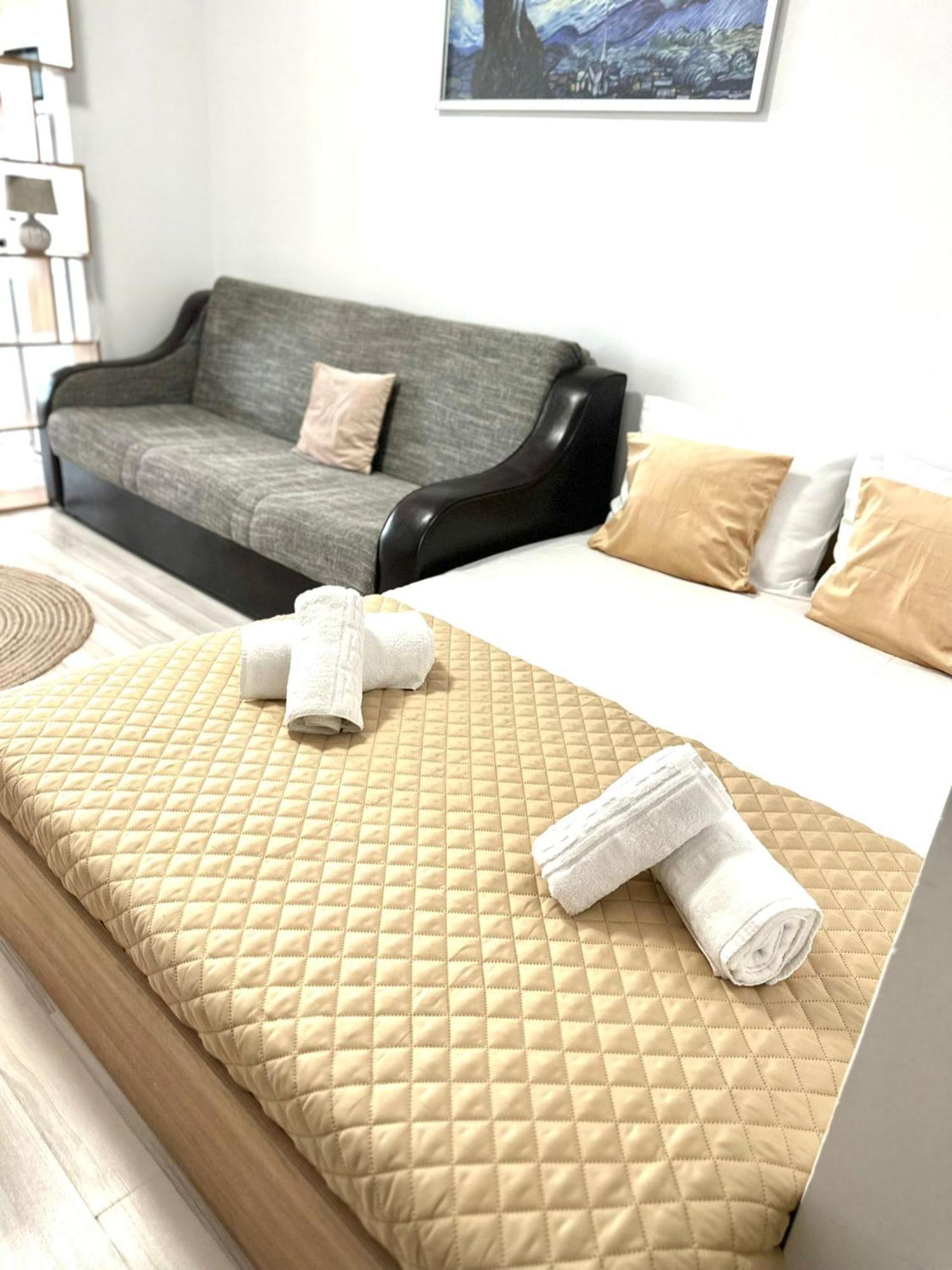 Jolie Studios & Apartments เอโฟริเอนอร์ด ภายนอก รูปภาพ