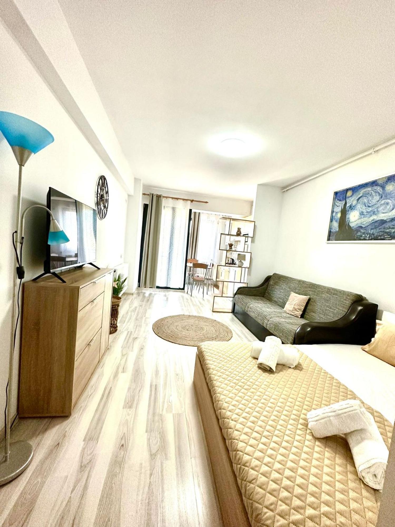 Jolie Studios & Apartments เอโฟริเอนอร์ด ภายนอก รูปภาพ