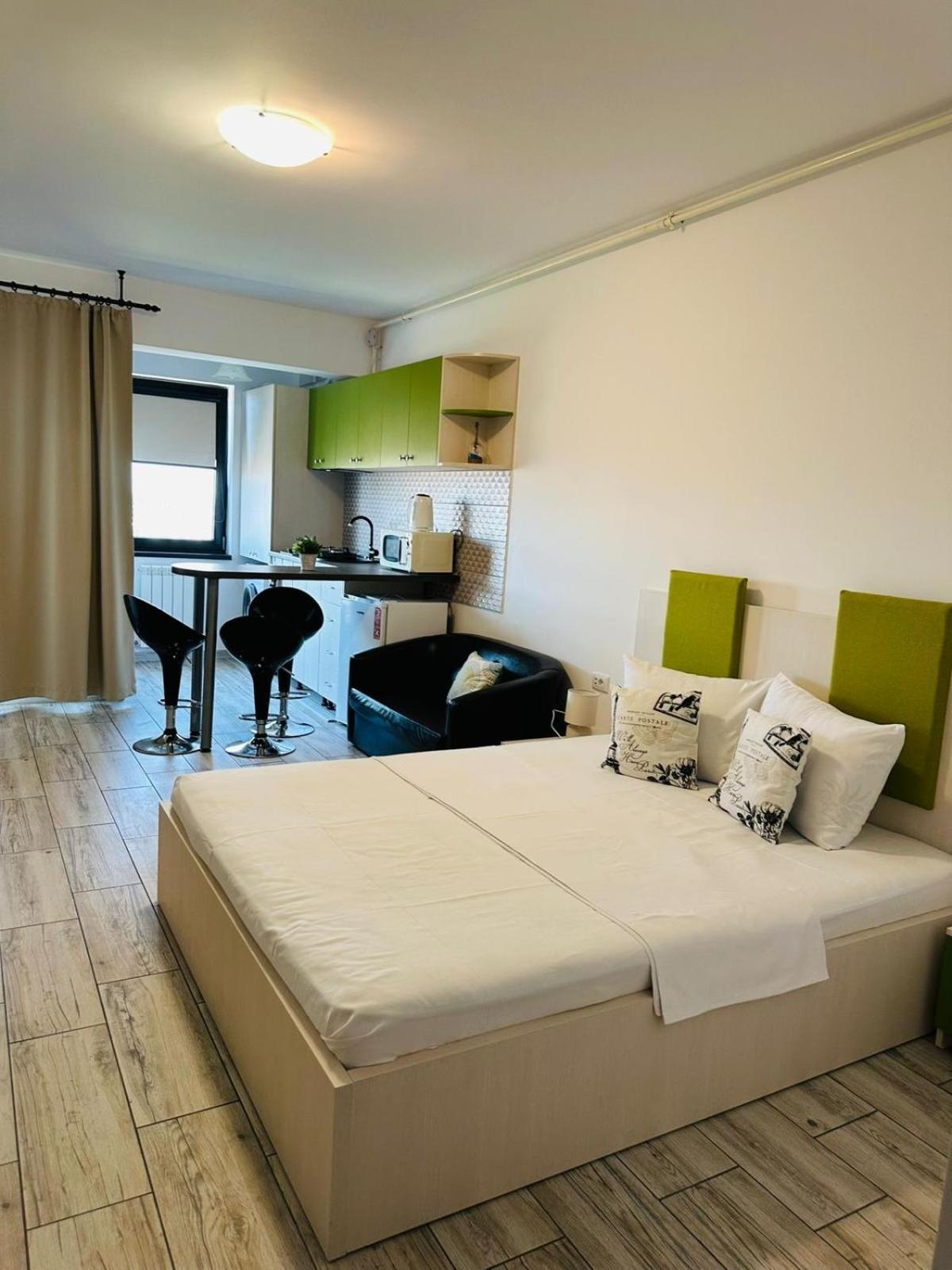 Jolie Studios & Apartments เอโฟริเอนอร์ด ภายนอก รูปภาพ