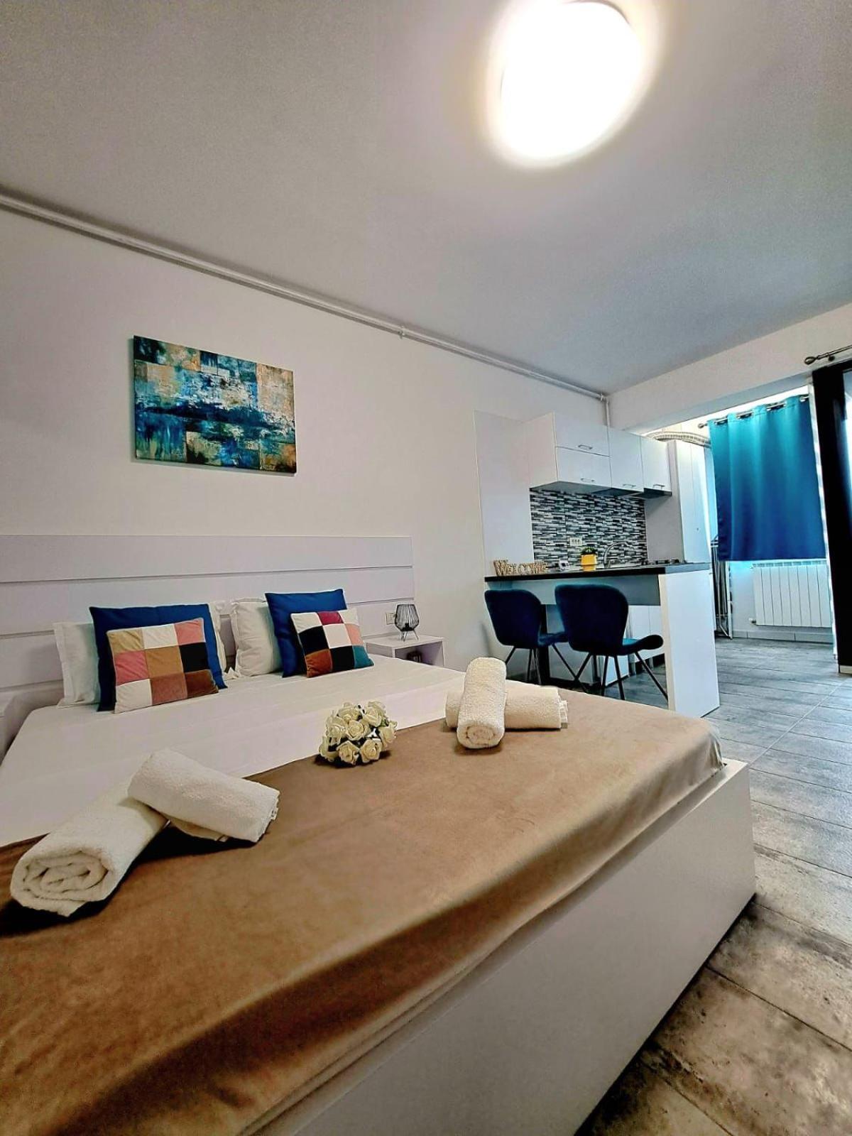 Jolie Studios & Apartments เอโฟริเอนอร์ด ภายนอก รูปภาพ
