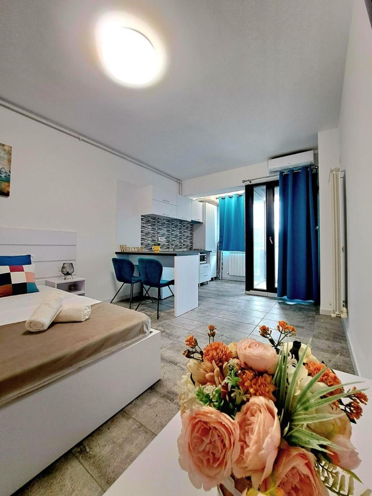 Jolie Studios & Apartments เอโฟริเอนอร์ด ภายนอก รูปภาพ