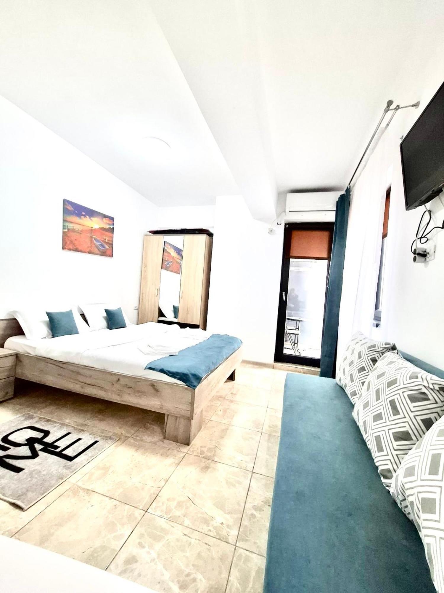 Jolie Studios & Apartments เอโฟริเอนอร์ด ภายนอก รูปภาพ