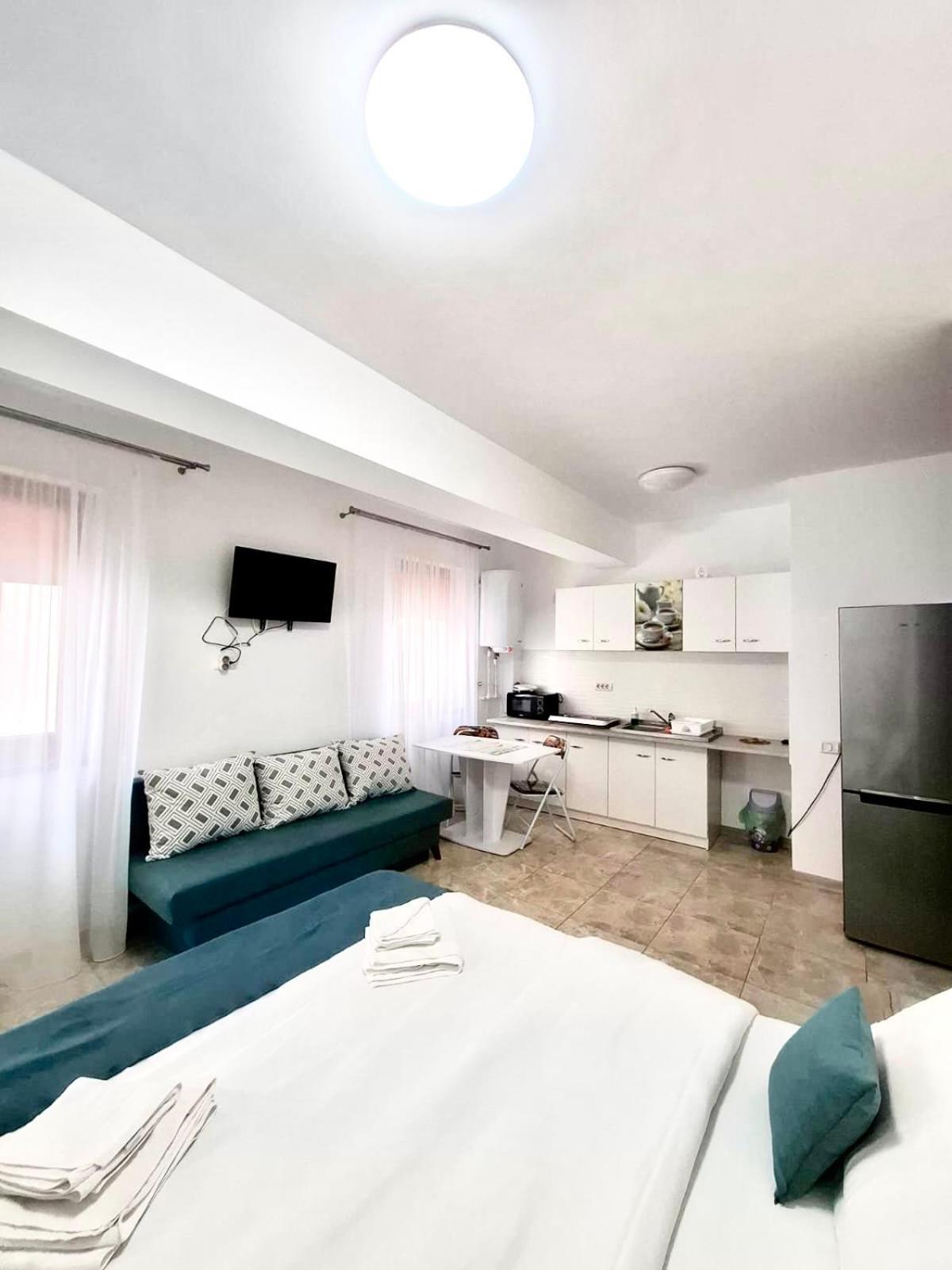 Jolie Studios & Apartments เอโฟริเอนอร์ด ภายนอก รูปภาพ