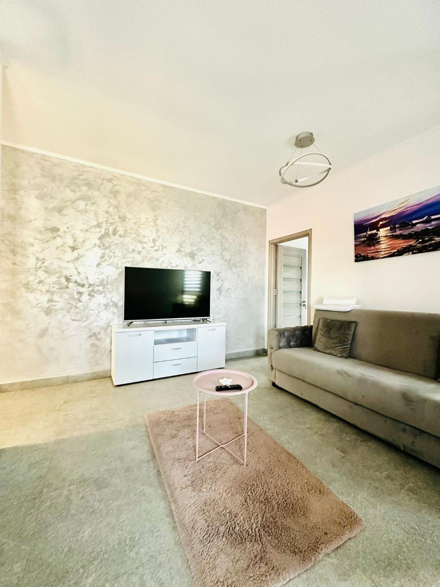 Jolie Studios & Apartments เอโฟริเอนอร์ด ภายนอก รูปภาพ